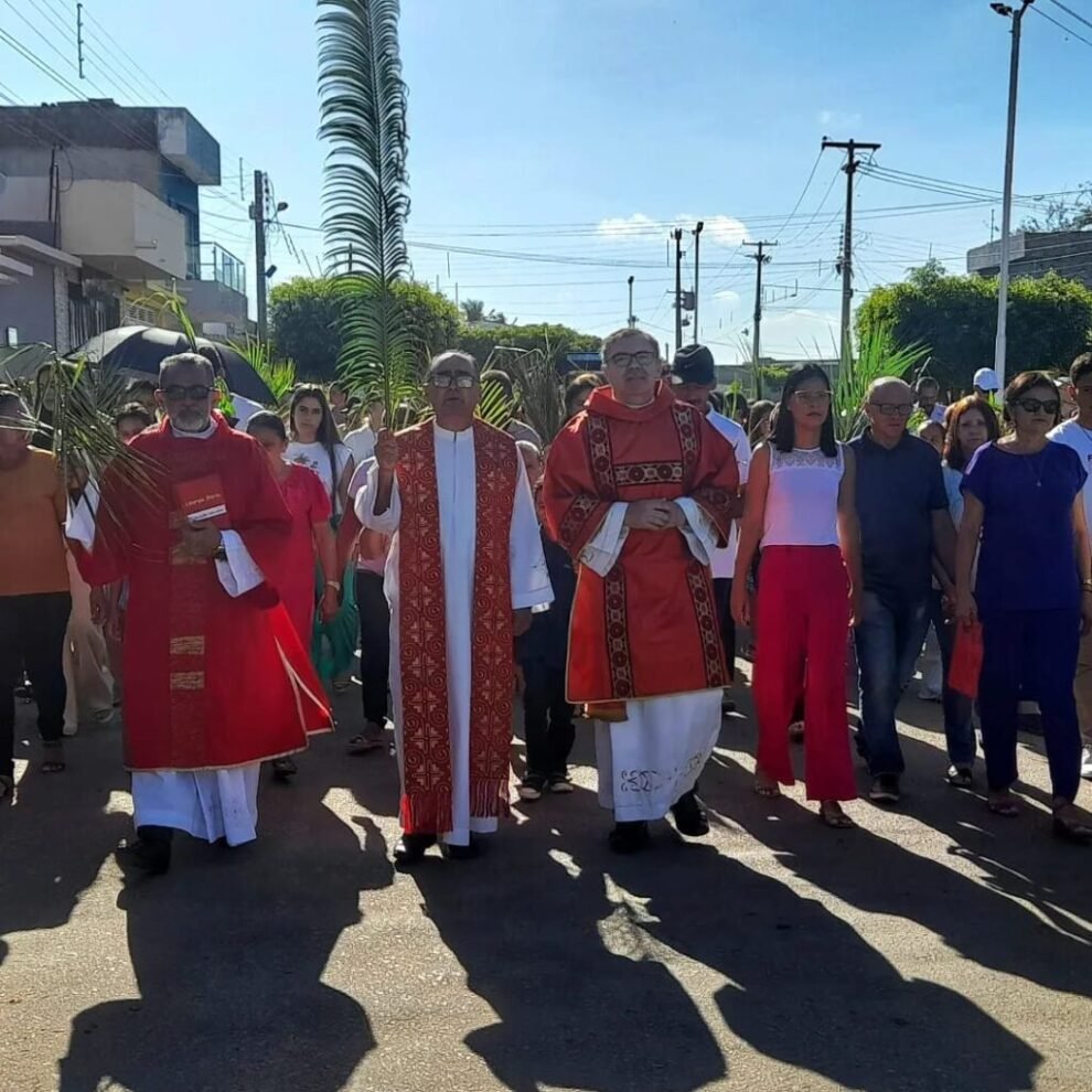 santa-missa-dos-ramos-com-matriz-lotada-em-santa-terezinha.