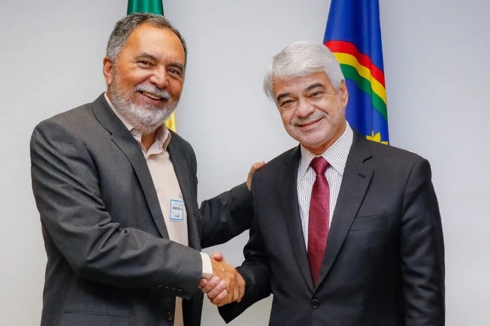 em-brasilia,-prefeito-de-carnaiba-tem-encontro-com-o-senador-humberto-costa
