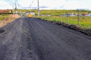 prefeitura-de-gravata-realiza-aplicacao-de-asfalto-e-traz-melhorias-na-mobilidade-no-bairro-porta-florada