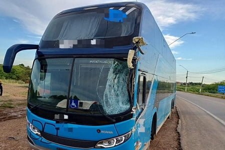 onibus-da-progresso-colide-com-caminhao-entre-lagoa-grade-e-o-distrito-de-izacolandia
