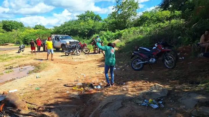 prefeitura-de-princesa-realiza-limpeza-no-sangradouro-do-acude-jatoba-ii