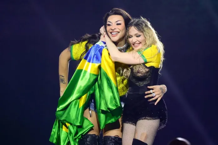 parada-lgbt+-de-sao-paulo-convida-publico-a-reapropriar-camisa-verde-e-amarela