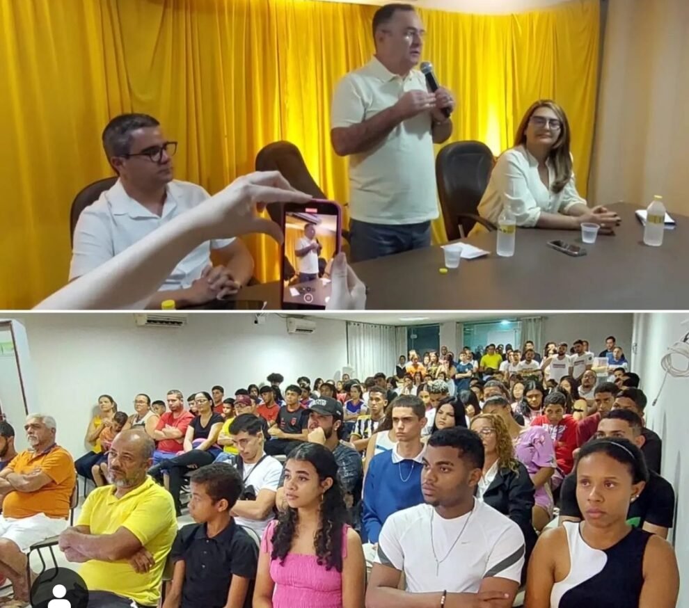 zeca-cavalcanti-escuta-juventude-em-evento
