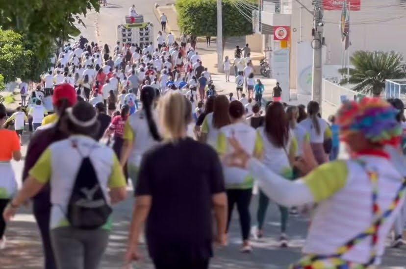 veja-video:-caminhada-do-trabalhador-marca-o-primeiro-de-maio-em-serra-talhada