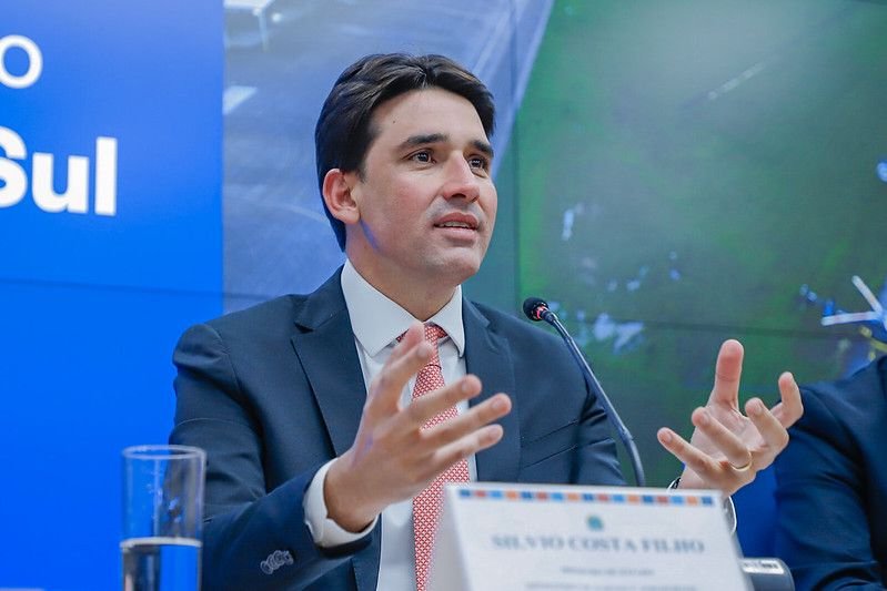 ministro-silvio-costa-filho-comemora-crescimento-do-pib-brasileiro