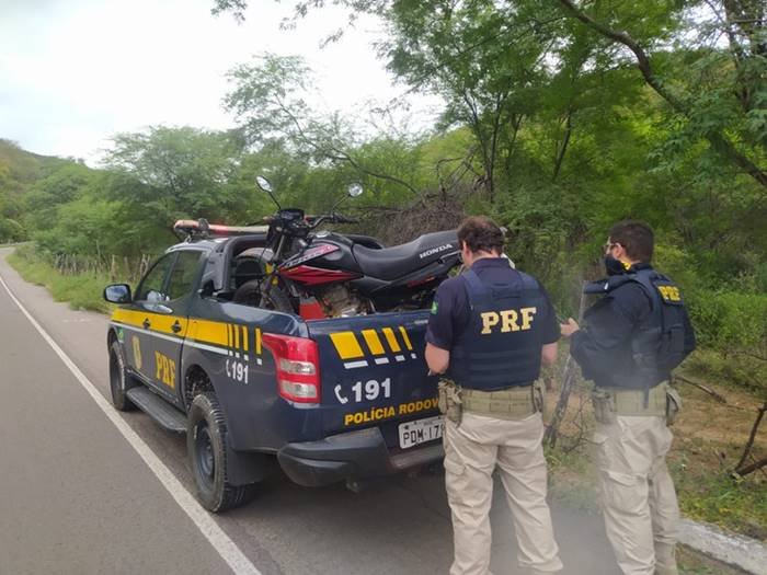 moto-furtada-e-recuperada-pela-prf-em-serra-talhada