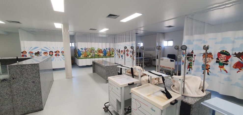 anderson-correia-comemora-fase-de-conclusao-da-uti-pediatrica-do-icia