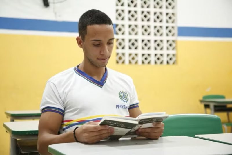 pernambuco-abre-selecao-com-120-vagas-para-alfabetizador-e-interprete-de-libras