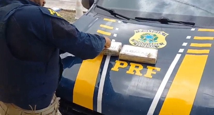 homem-e-detido-com-2-kg-de-cocaina-pela-prf-em-sertania