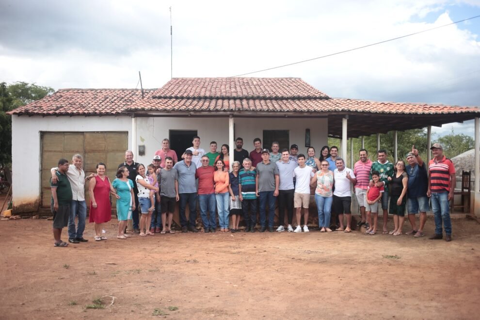 pre-campanha-do-ex-prefeito-alberico-rocha-tem-arrastado-multidoes-em-iguaracy