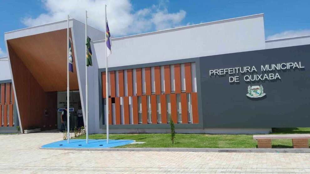 prefeitura-de-quixaba-quitou-pagamento-do-funcionalismo-publico-referente-a-junho