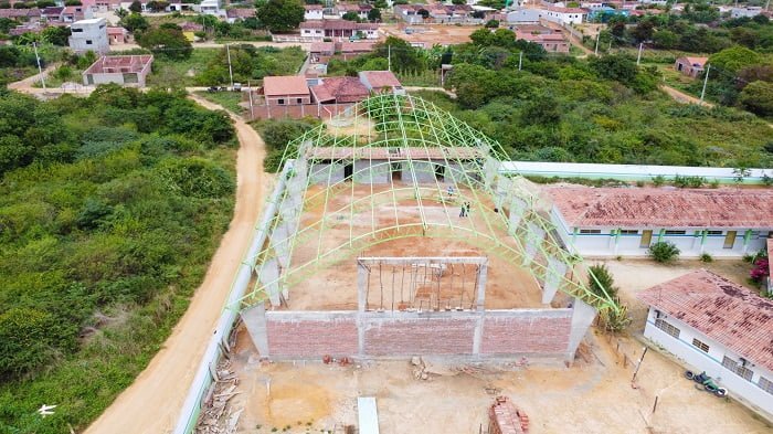 construcao-de-quadra-poliesportiva-em-lagoinha-avanca-em-brejinho-pe