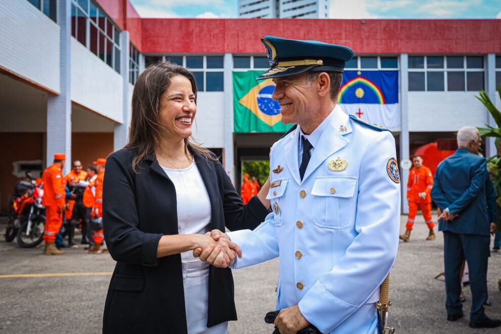 governadora-raquel-lyra-empossa-novo-comandante-geral-do-corpo-de-bombeiros