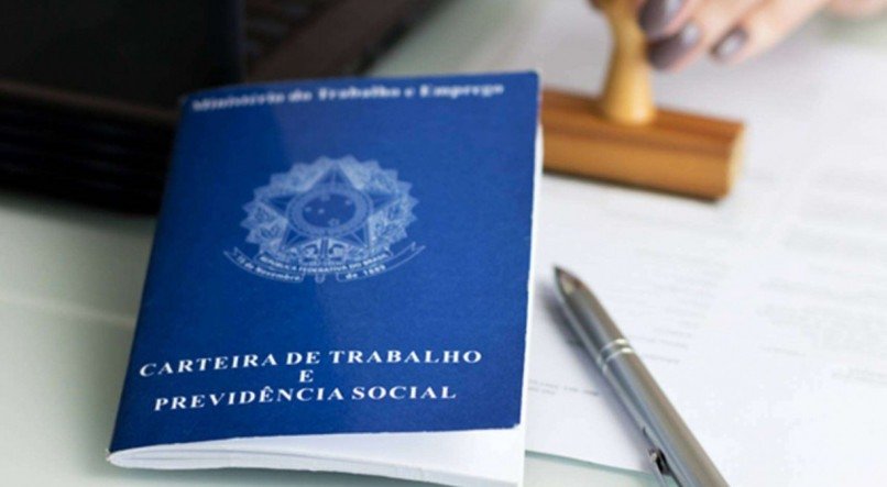 agencia-do-trabalho-atualiza-vagas-para-st;-salarios-de-ate-r$-2,6-mil