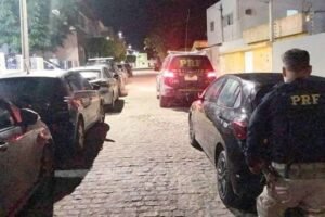 veiculo-roubado-em-jaboatao-e-recuperado-pela-prf-em-sertania