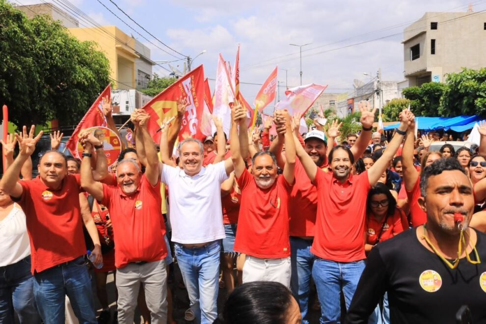 campanha-de-berg-gomes-inaugura-comite-apos-passeata-em-carnaiba