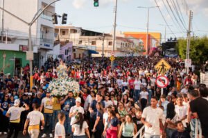 milhares-de-jovens-cantam-e-louvam-n-sra.-da-penha-em-st