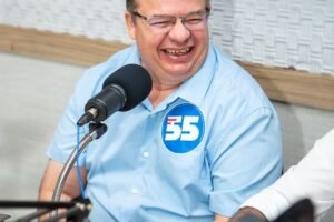 danilo-simoes-participa-de-debate-da-radio-pajeu