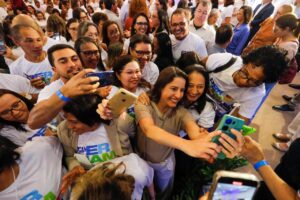 em-agenda-no-sertao,-governadora-raquel-lyra-anuncia-pagamento-do-bonus-de-desempenho-educacional-durante-evento-para-novos-gestores-e-adjuntos