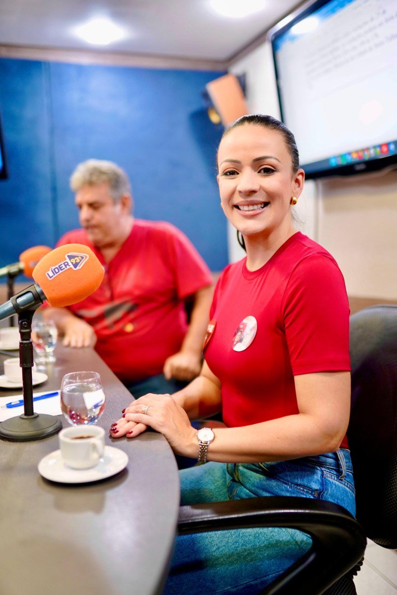 marcia-conrado-participa-de-sabatina-na-radio-lider-do-vale