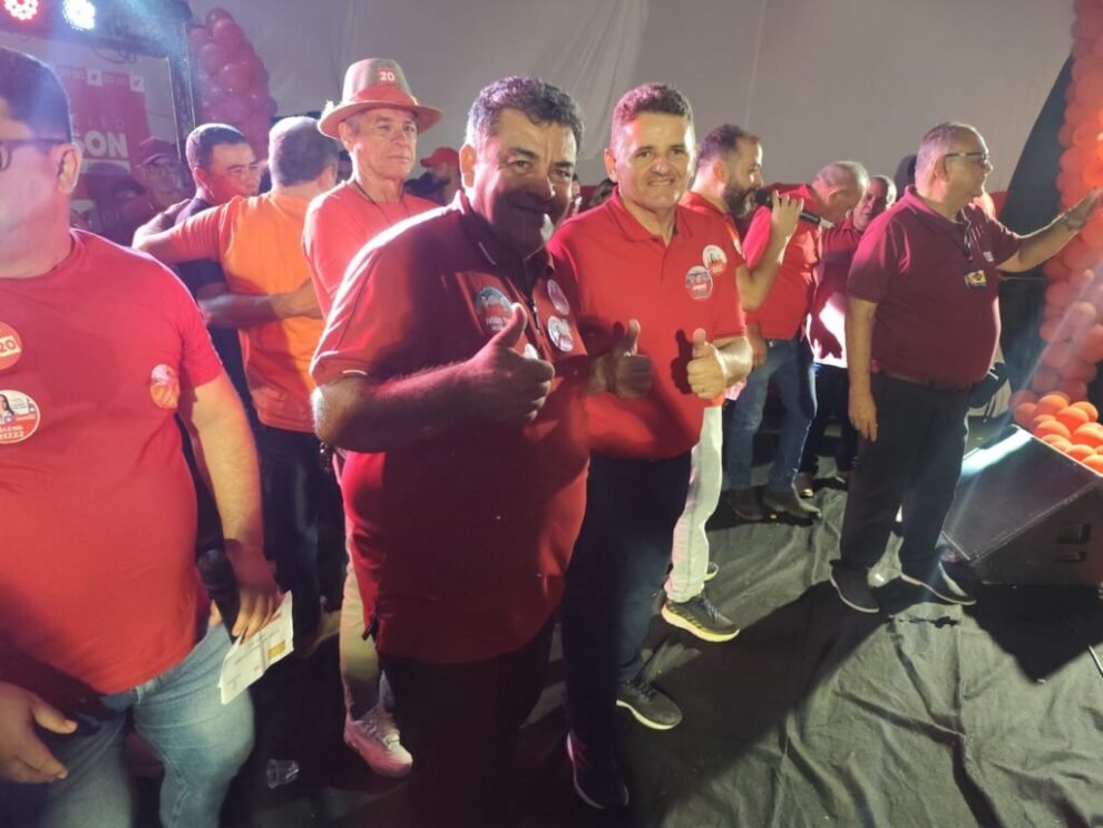 grande-publico-comparece-a-evento-de-delson-lustosa-em-santa-terezinha.