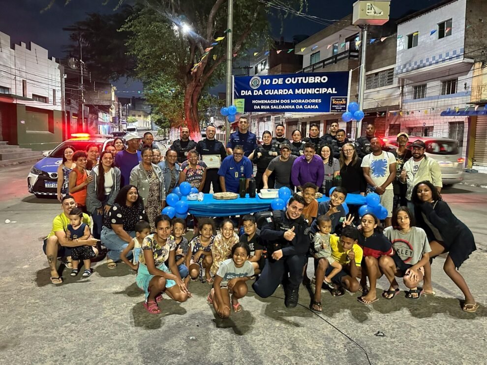 moradores-da-rua-saldanha-da-gama-homenageiam-guarda-municipal-de-caruaru