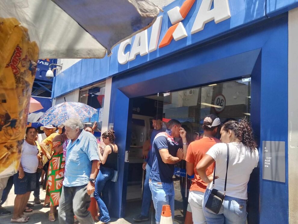clientes-da-caixa-economica-em-afogados-reclamam-de-demora-no-atendimento