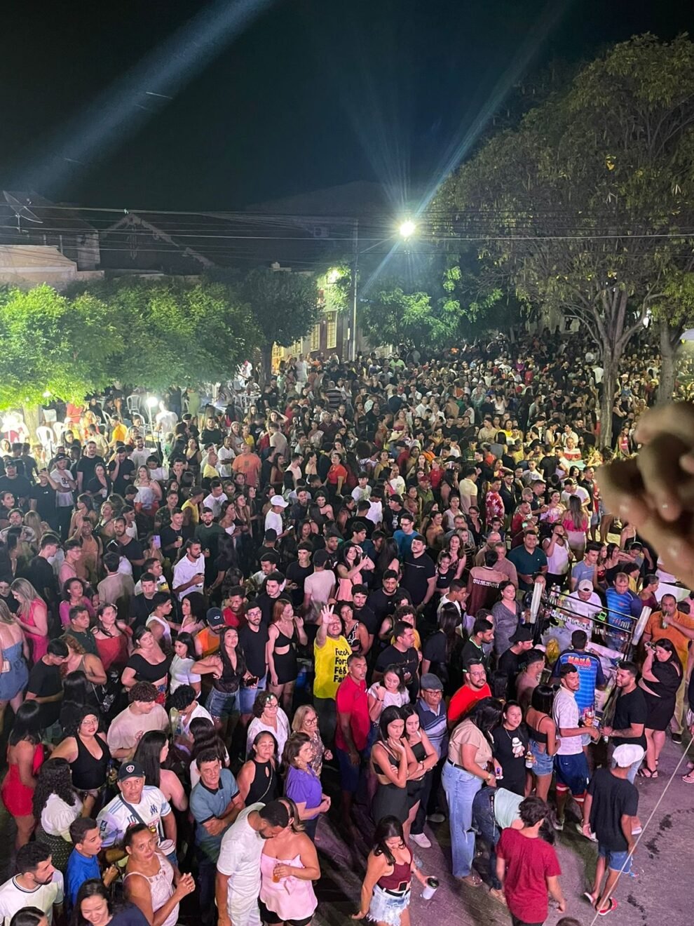 festa-da-vitoria-de-sandrinho-e-daniel-em-afogados-arrasta-multidao