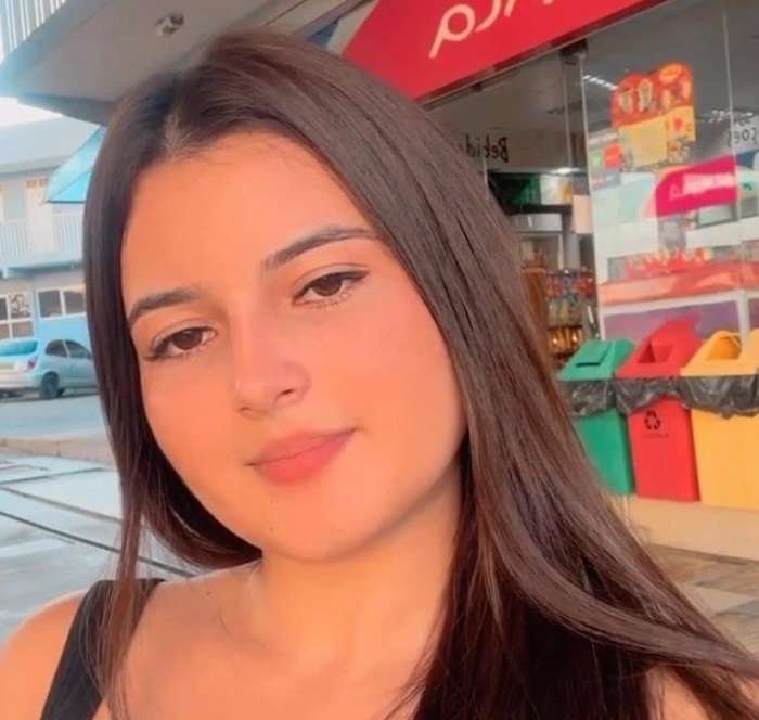 garota-de-17-anos-morre-em-acidente-na-pe-320-em-sao-jose-do-egito