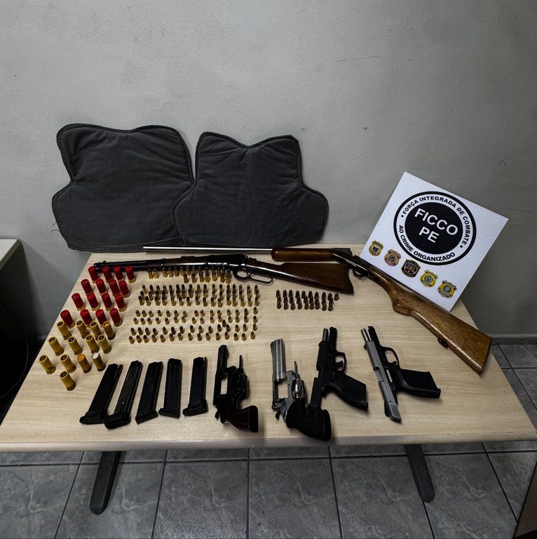armas,-municoes-e-veiculos-sao-apreendidos-em-acao-contra-o-crime-organizado-em-pernambuco
