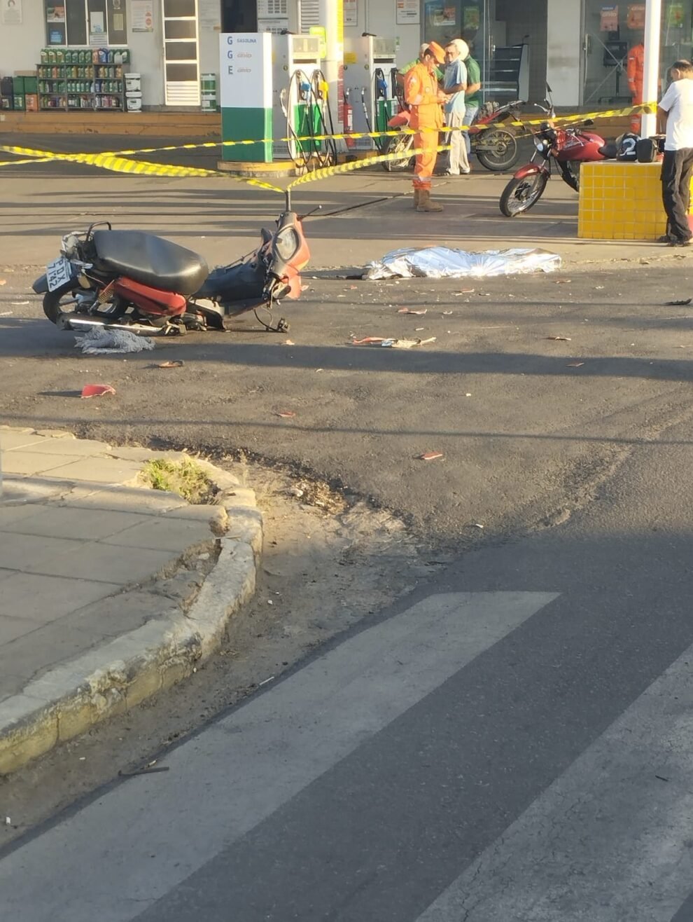 colisao-no-centro-de-serra-talhada-deixa-uma-mulher-morta-na-manha-desta-6a