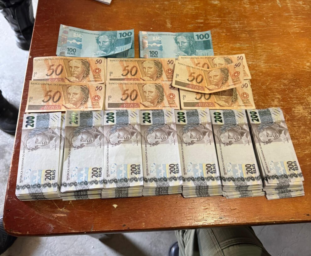 policia-apreende-r$-171-mil-em-notas-falsas-com-suspeito-em-agrestina