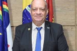 vereador-jorge-quintino-homenageia-governo-de-pe-por-carteirinha-para-pessoas-com-fibromialgia