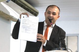 vandinho-diz-que-projeto-aprovado-e-para-beneficiar-parentes-na-prefeitura