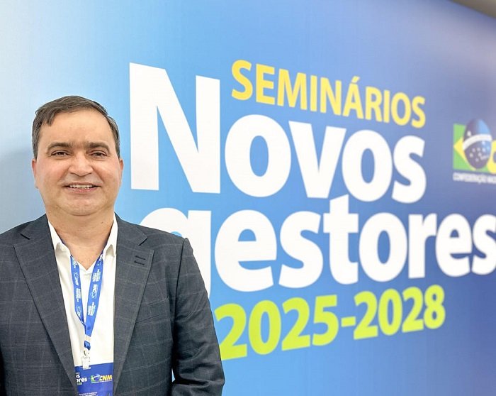 prefeito-reeleito-de-brejinho,-gilson-bento-participa-de-seminario-novos-gestores-em-brasilia