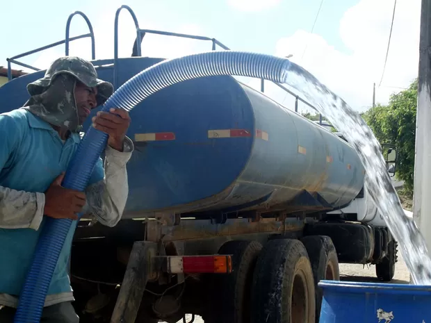 governo-federal-diz-que-operacao-carro-pipa-vai-continuar-operando-no-nordeste