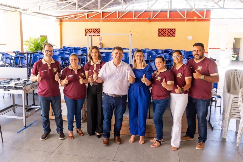 prefeitura-de-itapetim-entrega-equipamentos-para-a-escola-antonio-pianco-sobrinho