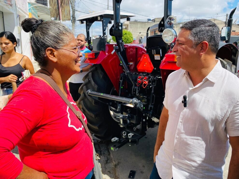 vereador-eleito-junior-da-saude-participa-da-entrega-de-10-novos-veiculos-para-sao-caetano