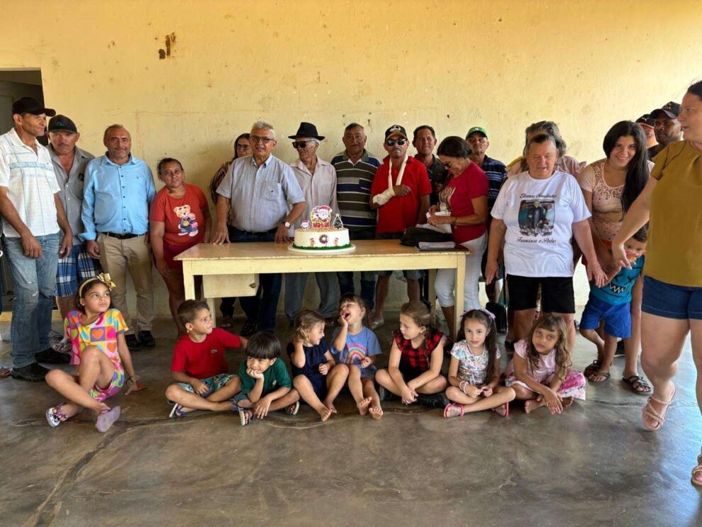 quixaba:-prefeito-ze-pretinho-participa-de-confraternizacao-com-moradores-do-alto-vermelho