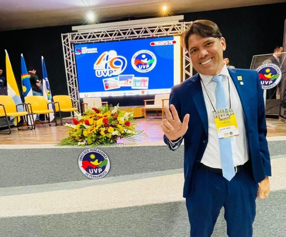 junior-letal-participa-de-congresso-da-uvp-e-reforca-compromisso-com-caruaru