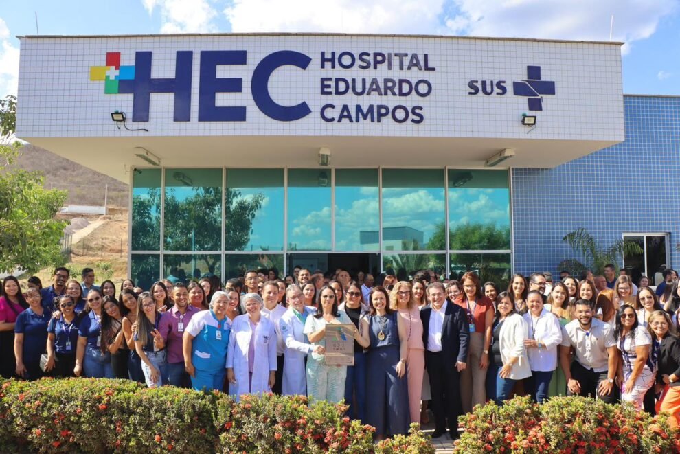 duque-participa-de-premiacao-do-hec-ao-lado-da-secretaria-de-pe