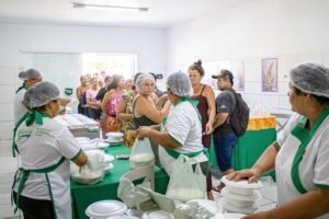 cozinha-comunitaria-entregou-kits-natalinos-em-brejinho