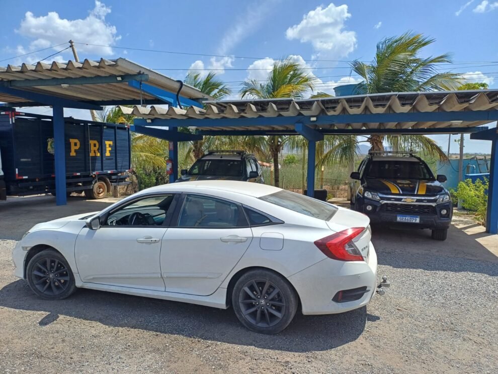carro-roubado-transportado-em-‘cegonha’-e-recuperado-pela-prf-em-st