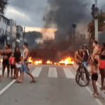 protesto-por-justica-paralisa-transito-na-abdias-de-carvalho-apos-morte-de-jovens-no-recife