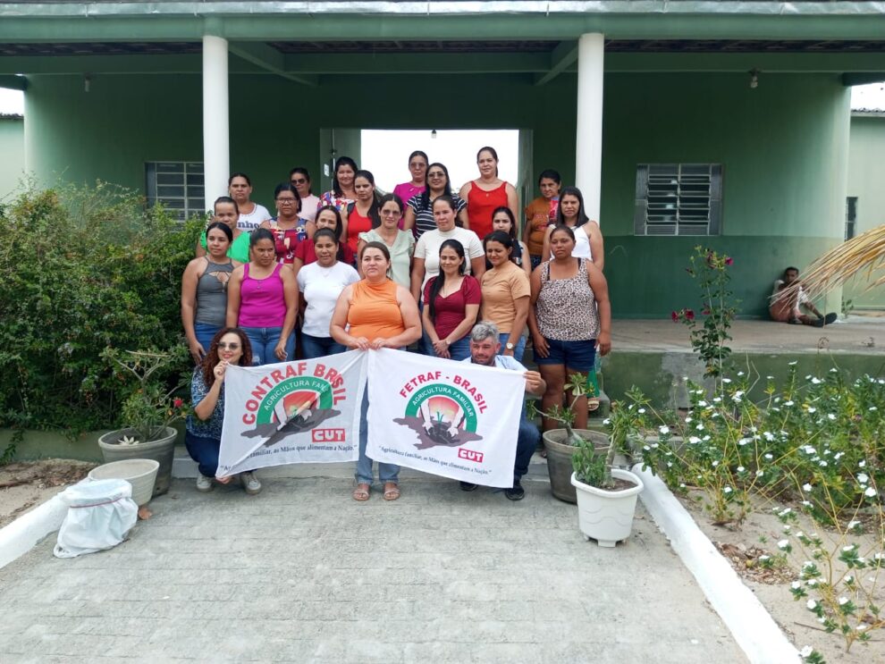 mulheres-do-alto-sertao-do-pajeu-ingressam-no-projeto-quintais-produtivos-mulheres-rurais-em-santa-terezinha-–-pe