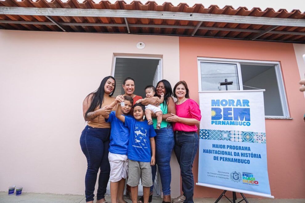 com-morar-bem-pe,-governo-de-pernambuco-fortalece-habitacao-de-interesse-social-no-estado-e-avanca-nas-acoes-de-regularizacao-fundiaria