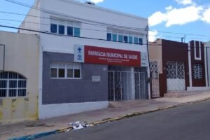 mae-de-st-busca-remedios-para-filho-ha-5-meses-na-farmacia-municipal