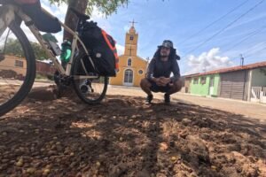 jovem-sertaniense-inicia-viagem-de-bicicleta-pelo-sertao-de-pernambuco