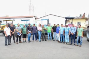 prefeitura-de-brejinho-inicia-aracao-de-terras-dos-agricultores