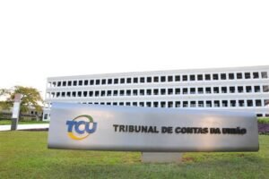 tcu-bloqueia-r$-6-bilhoes-do-programa-pe-de-meia;-mec-nega-irregularidades